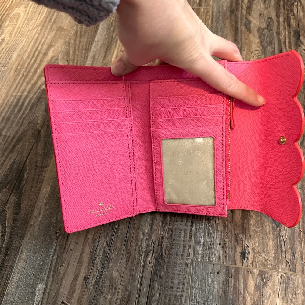Kate Spade Coral Scalloped Wallet - Picture 2 of 3